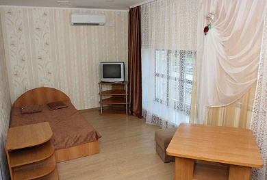 комната отдыха № 10, одноместная (санузел, душевая кабина, телевизор, холодильник, кондиционер), стоимость 52 бел. руб. за сутки